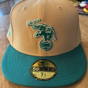 New W/O tags. Oakland Athletics 30 year anniversary hat.